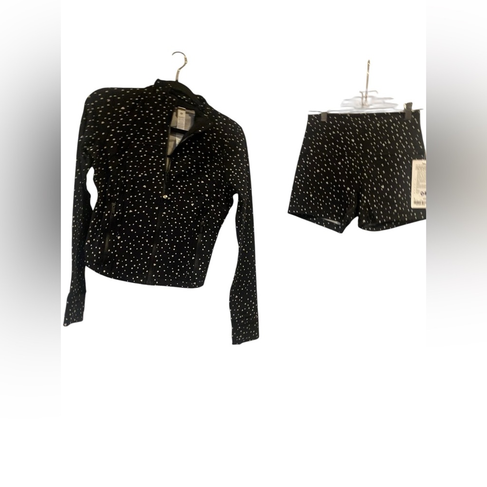 NWT Lululemon define cropped & shorts set HEART SCATTER DOT BLACK Size 8